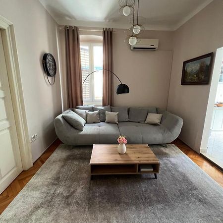 Apartman Sandra Pula Bagian luar foto